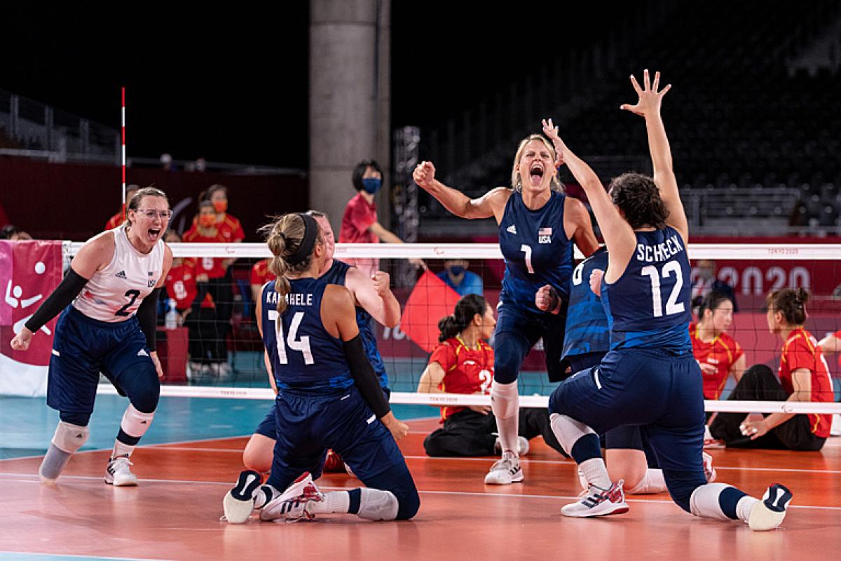 USA-sitting-volleyball